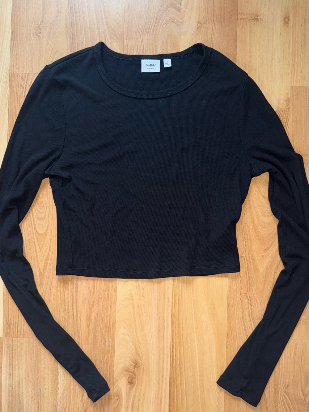 Aritzia ReRib Black Long Sleeve Cropped Top